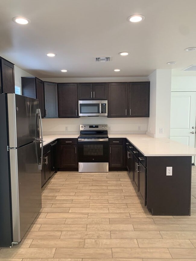 2430 S Clovis Pl