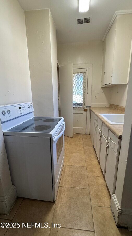 Photo - 45 W 22nd St