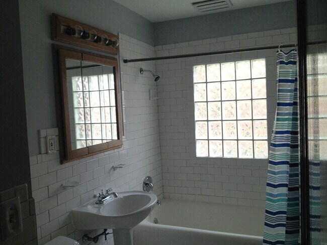 Photo - 5033 Walnut St