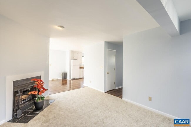 1216 Chatham Rdg