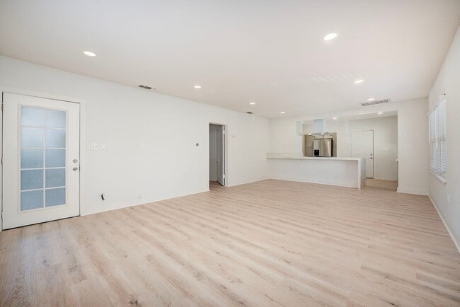 Photo - 2608 41st St