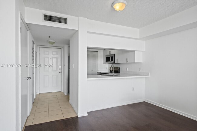 Photo - 102 SW 6th Ave Unit 605