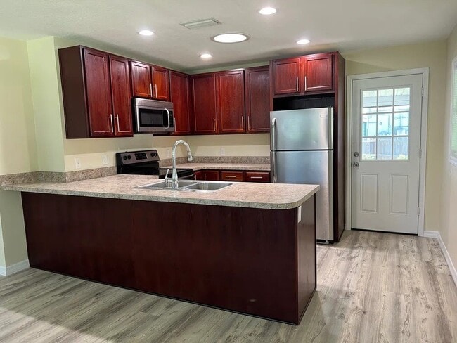 Photo - 1430 W Rambla St