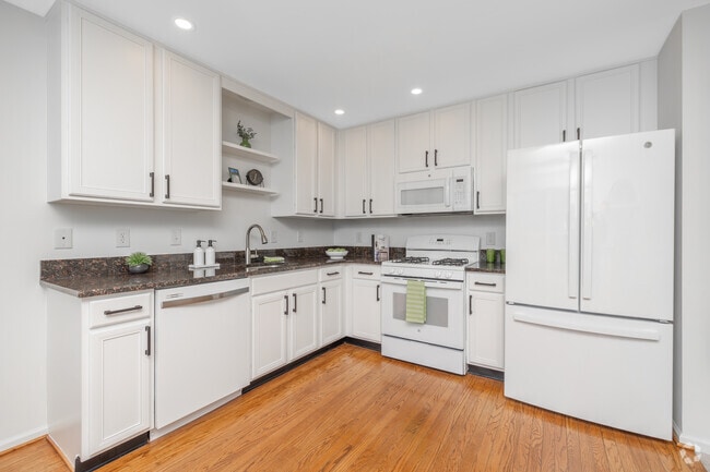3BR, 2.5BA - 1,921SF - Kitchen