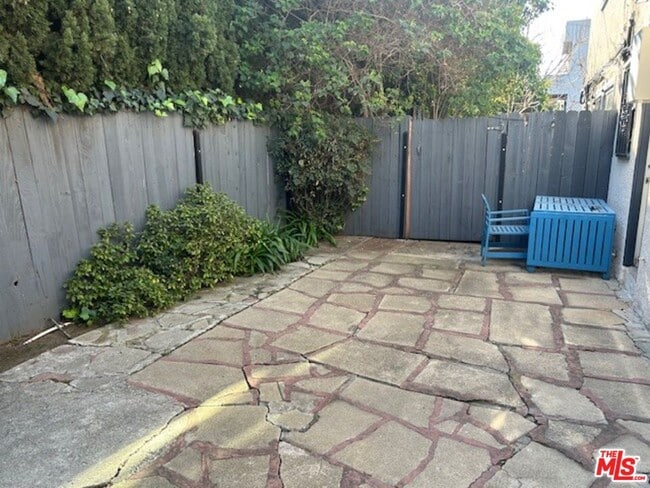 Photo - 11826 Venice Blvd. Unidad 7