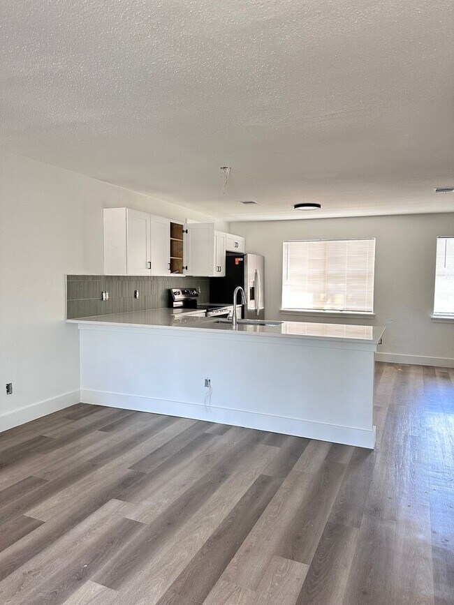 Hi you looking at me? Come closer! Townhome Townhome Rental