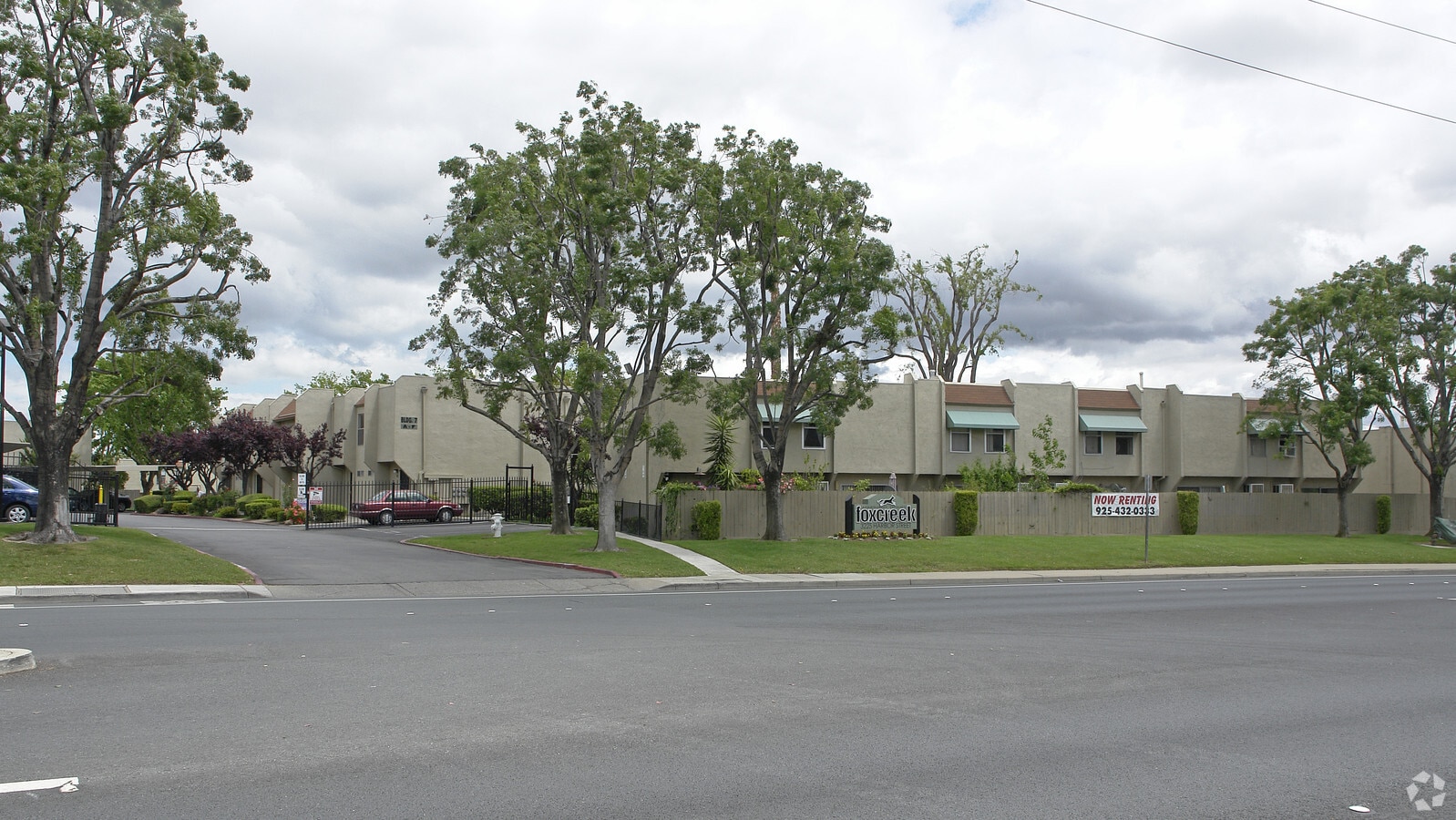 Fox Creek Apartments - Fox Creek Apartments
