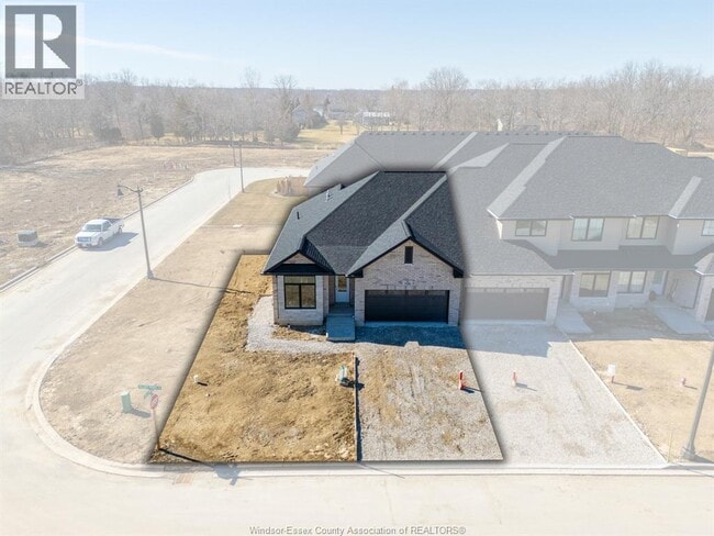 Photo - 715 Elliot Pt Rd