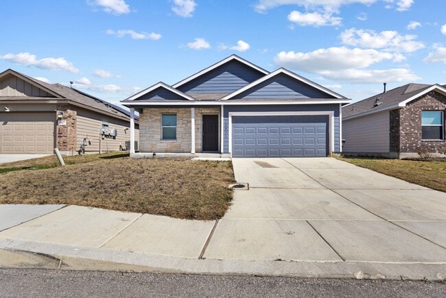 Photo - Charming Home Awaits: Spacious & in a Prime Location