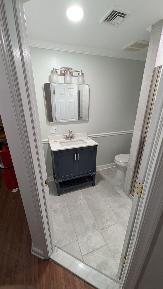 Photo - 167 Jerome Pl