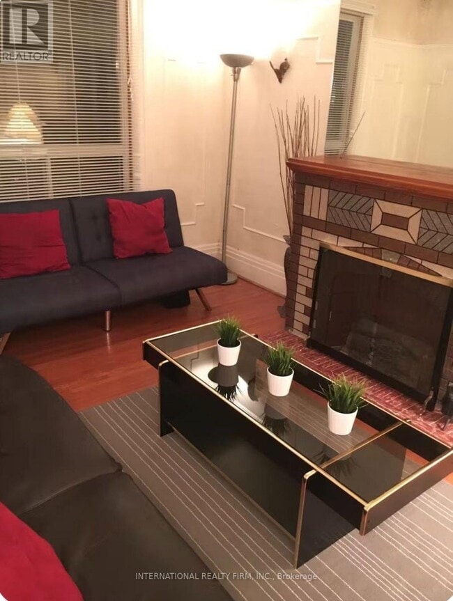 Photo - 132 Grace St