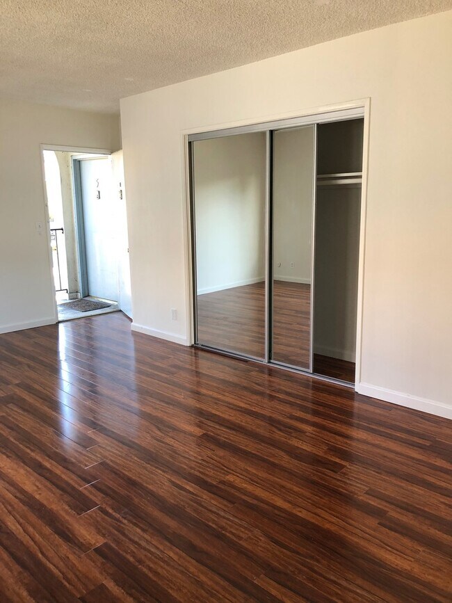 Photo - p10938 Unit 06