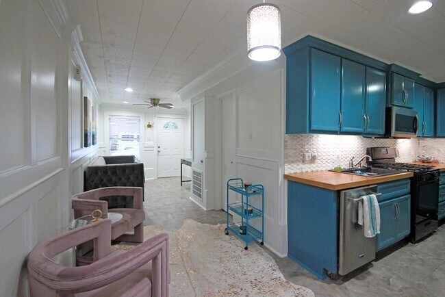 Building Photo - 434 Lenard St Unit B Rental