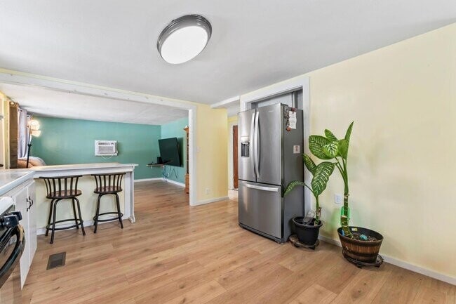 Photo - 410 Boothby Rd