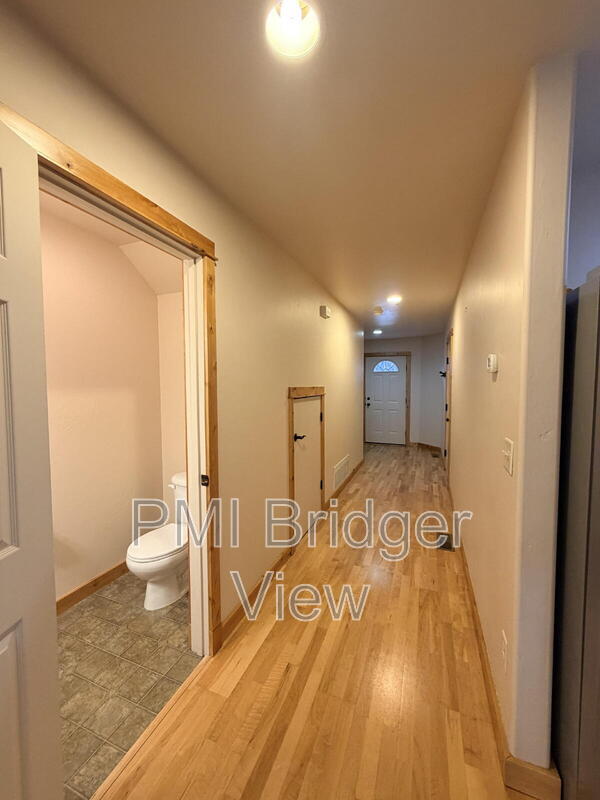 Photo - 3147 Cattail St
