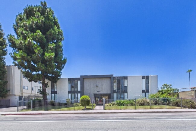 Sepulveda Manhattan Apartments