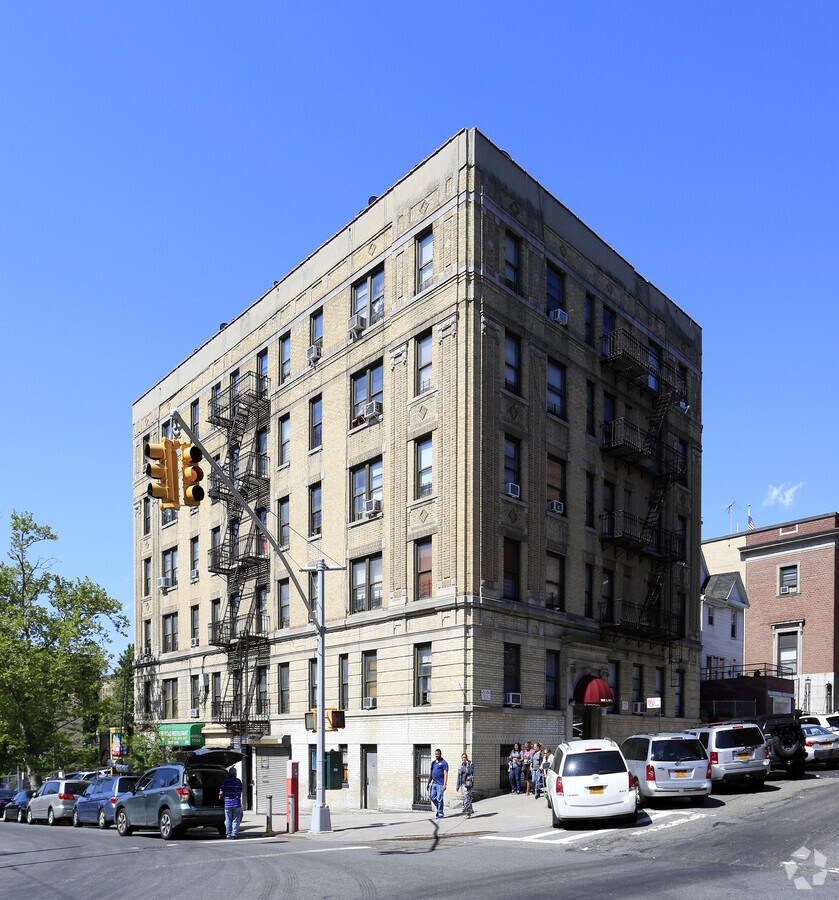 Photo - 268 E 181st St Apartments
