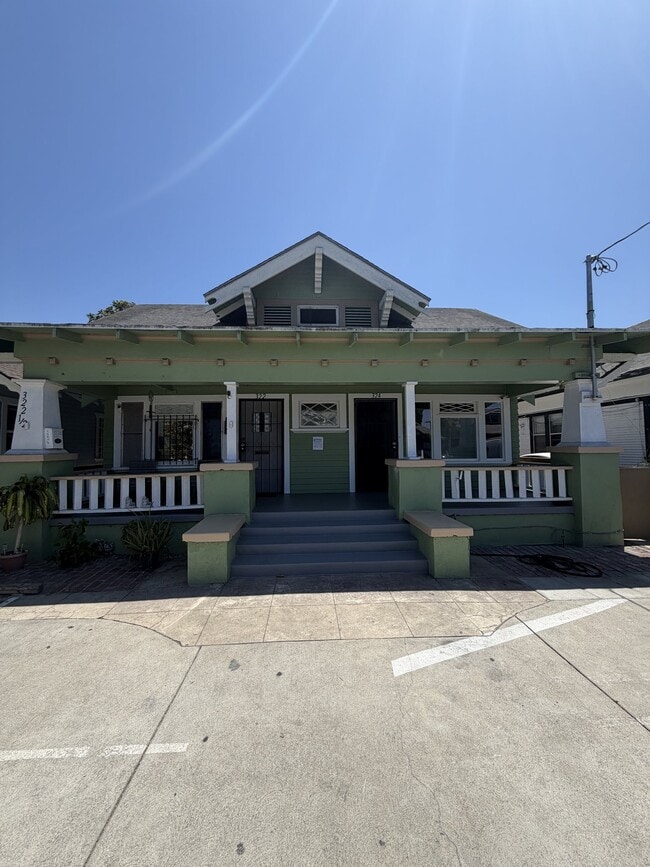 Photo - 324 W 55th St