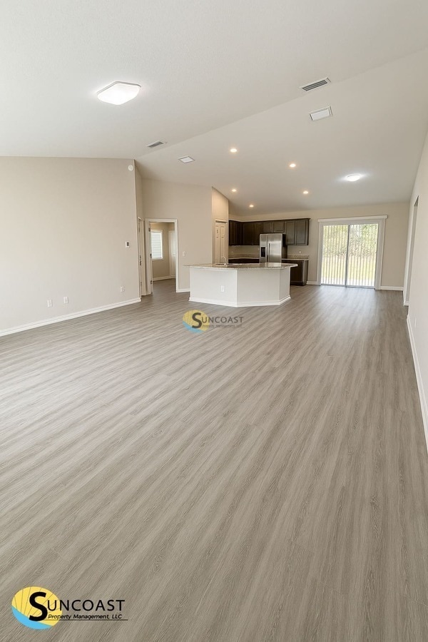 Photo - 10 Spruce Pl