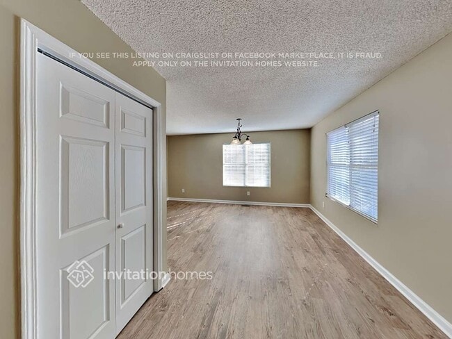 Photo - 1706 Live Oak Dr NW