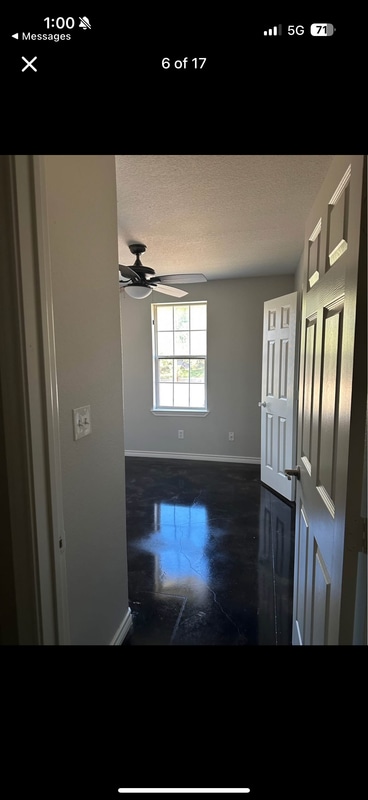 Photo - 725 E Locust St