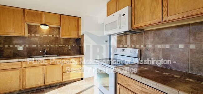 Photo - 10522 Addison St SW