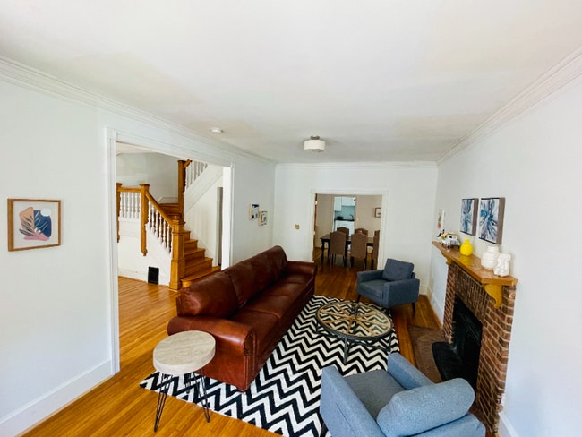 1519 W 14th St
