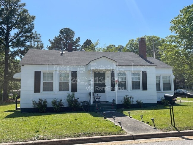 Building Photo - 1201 Evergreen Rd