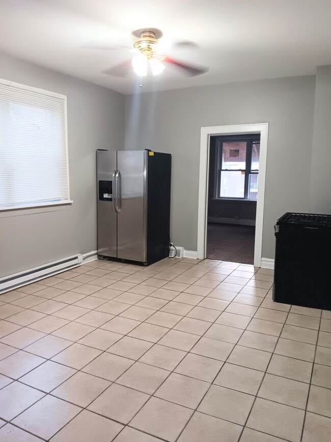 Building Photo - 3919 Deodar St Unit B Rental