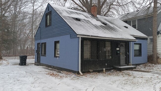 Photo - 4 bed, 1 bath bungalow NOW AVAILABLE!