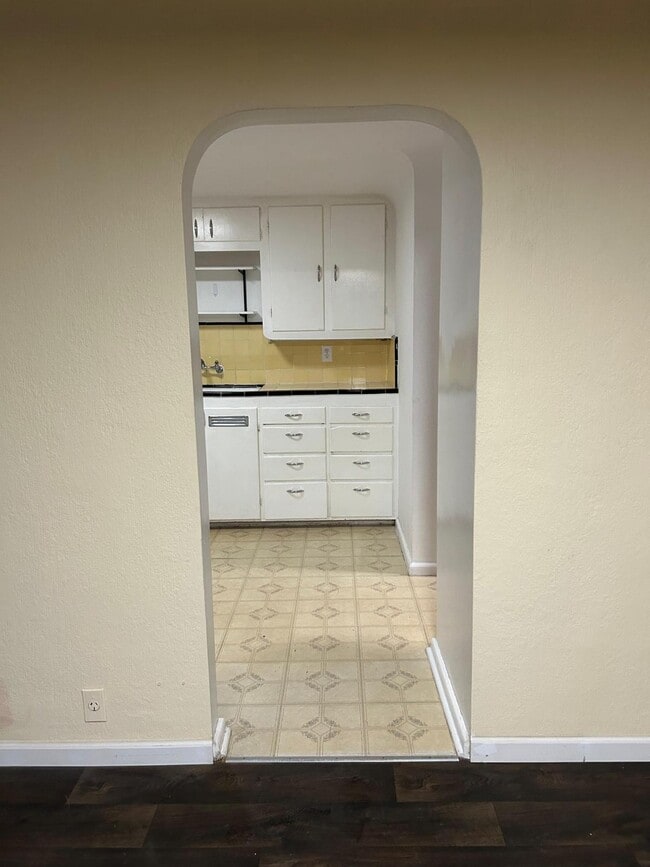 Photo - 3831 NW Anderson Hill Rd Unidad #B