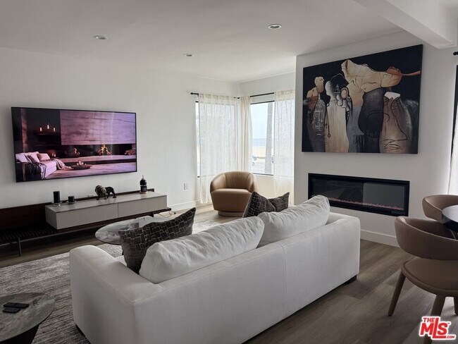3305 Ocean Front Walk Unit 2
