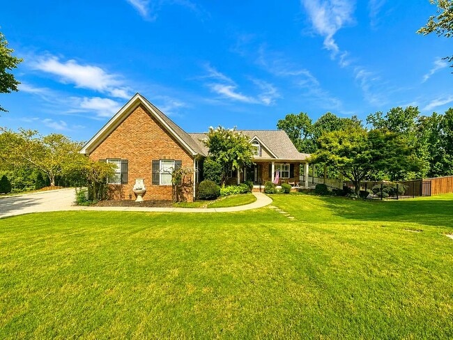 Photo - 128 Fox Farm Way