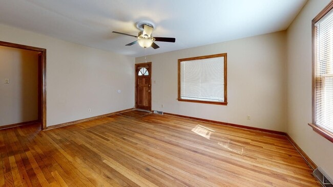 Photo - 3 Bedroom, 2 Bathroom House with Detached Garage