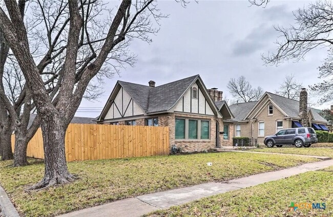 Photo - 1419 N 5th St