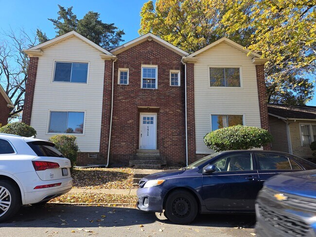 Building Photo - BH-P2P1412-4 Unit 1412-4 Park Dr