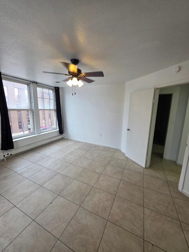 Photo - 311 E Thayer Ave