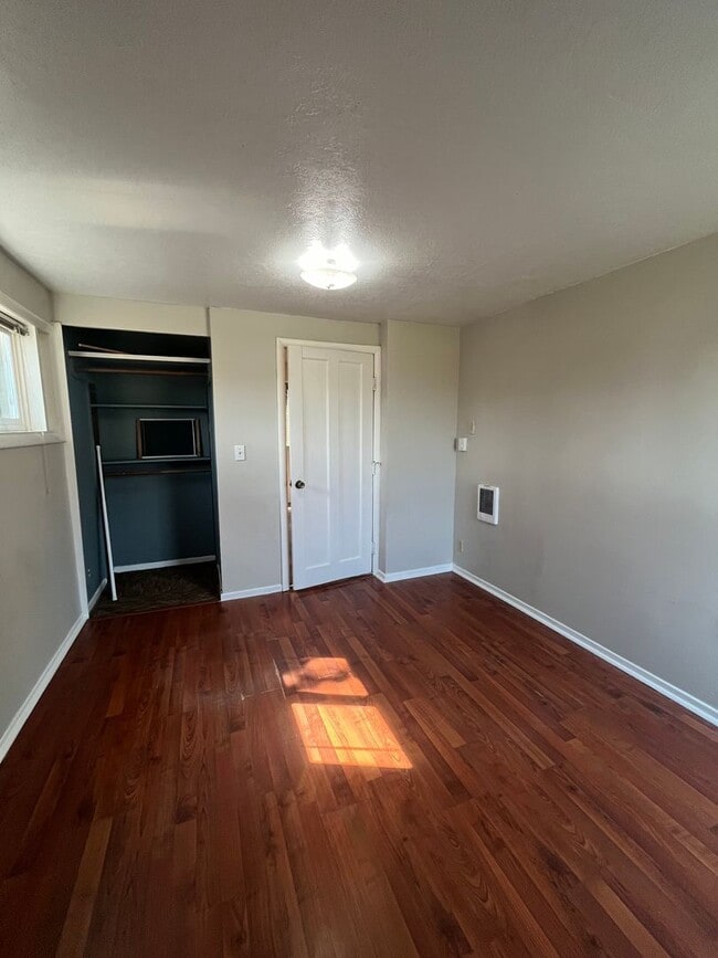 Photo - 3-Bedroom 2-Bathroom house in Pleasant hill
