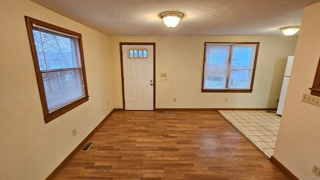 Entry - 4242 Allmond Ave