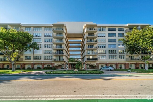 Building Photo - 1001 91st St Unit 204 Rental