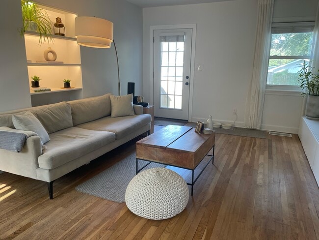 Photo - 1614 E 50th St