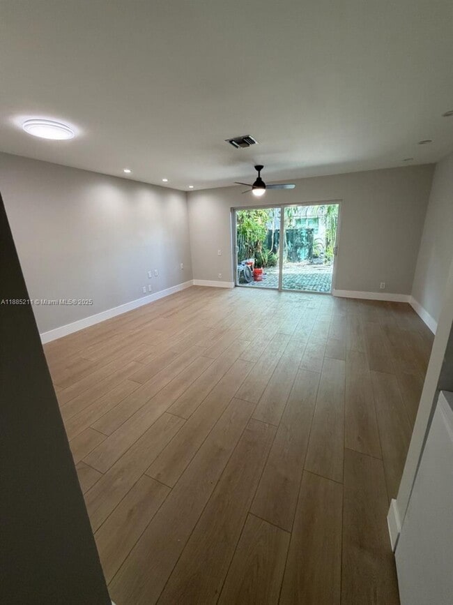 Photo - 101 NE 8th Ave