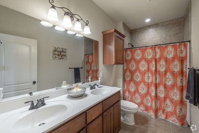 4BR, 3BA - 1,974 SF - Second Bathroom
