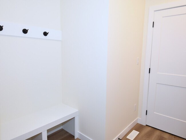 Photo - 2123-2125 5 Ave SW Unit 2123