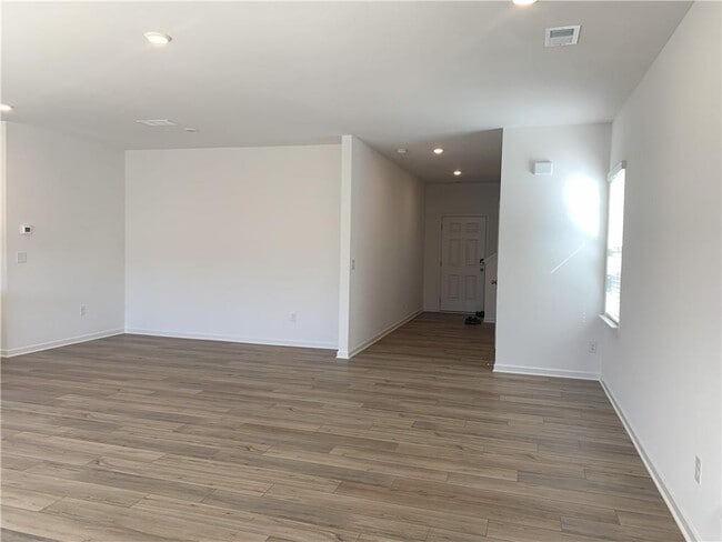 Photo - 921 Summer Rain Wy