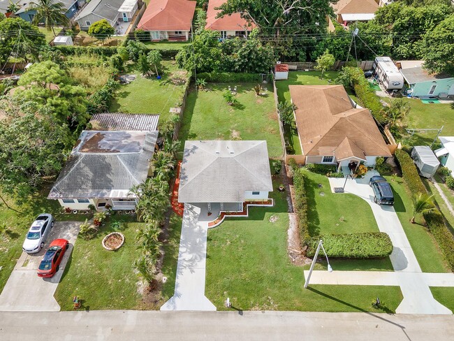 Photo - 4882 Jefferson Rd