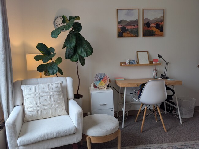 Photo - 19 Old Town Square