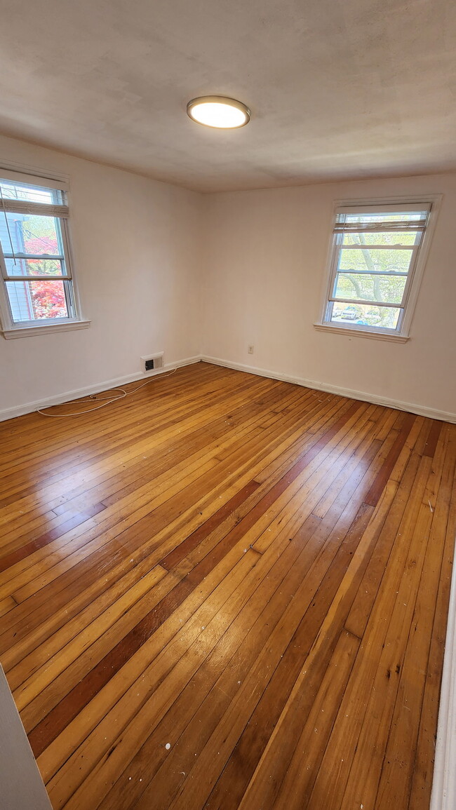 Photo - 1131 South Ave W