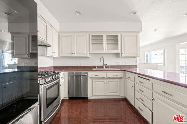 Building Photo - 3962 Oakfield Dr