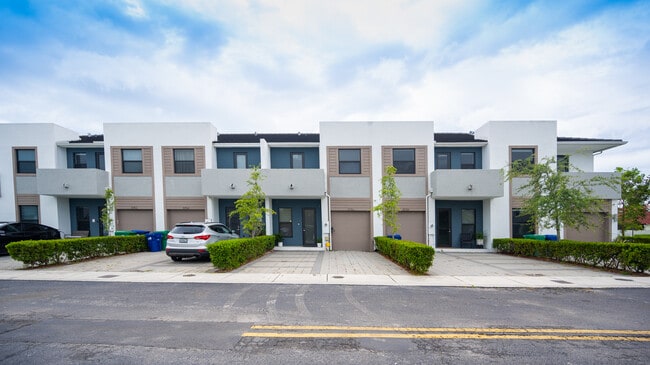 Building Photo - 11756 SW 106th Ter